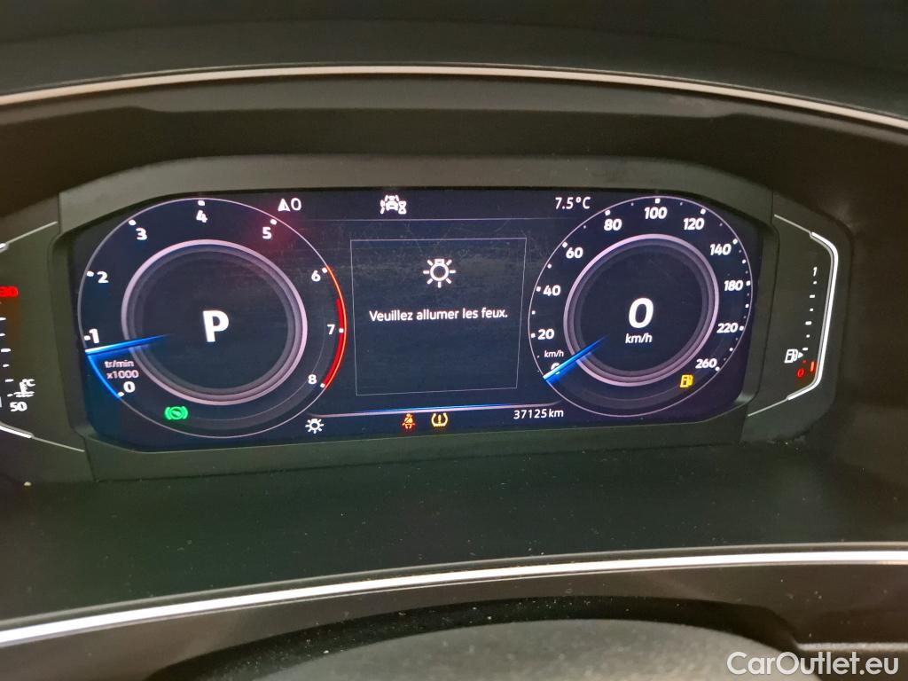  Volkswagen  Tiguan VOLKSWAGEN  / 2016 / 5P / SUV 1.5 TSI 150 EVO DSG7 Carat #21