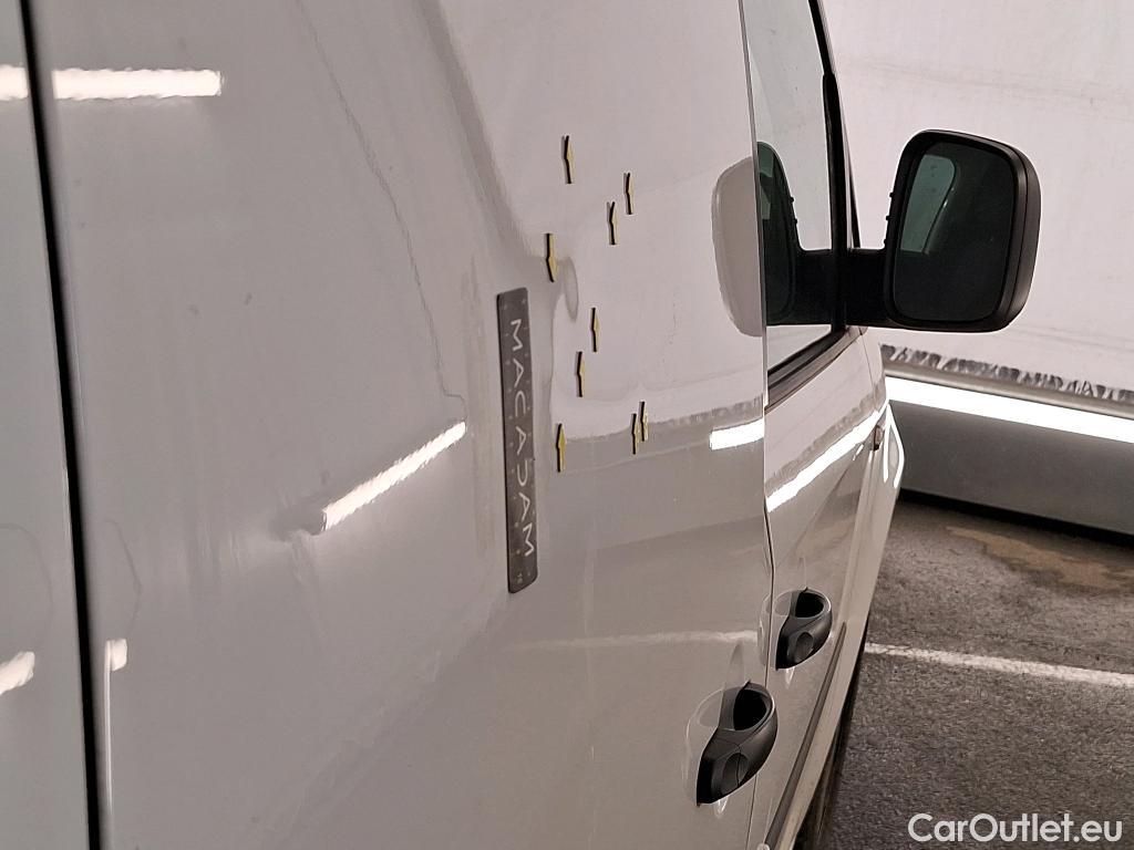 Volkswagen  Caddy VOLKSWAGEN  Van / 2015 / 4P / Fourgonnette 2.0 TDI 75 Business Line #26
