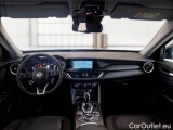  Alfa Romeo   STELVIO ALFA ROMEO / 2017 / 5P / SUV 2.2 TURBO DIESEL 190CV BUSINESS AT8 Q4 #3
