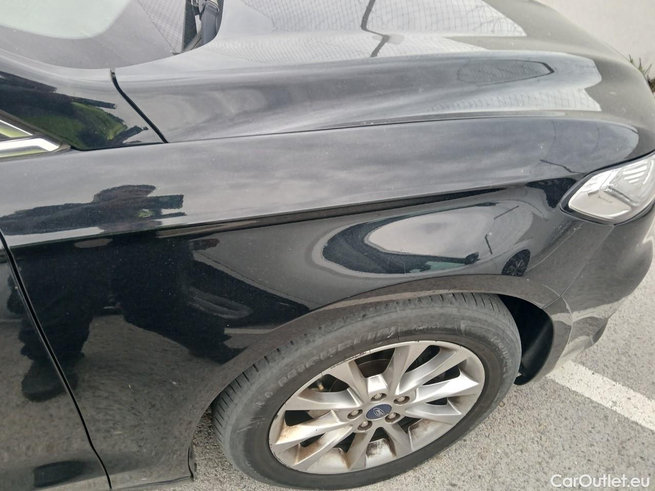  Ford  Mondeo FORD  / 2014 / 5P / berlina con portón 2.0 TDCi 110kW (150CV) Titanium 235 #43