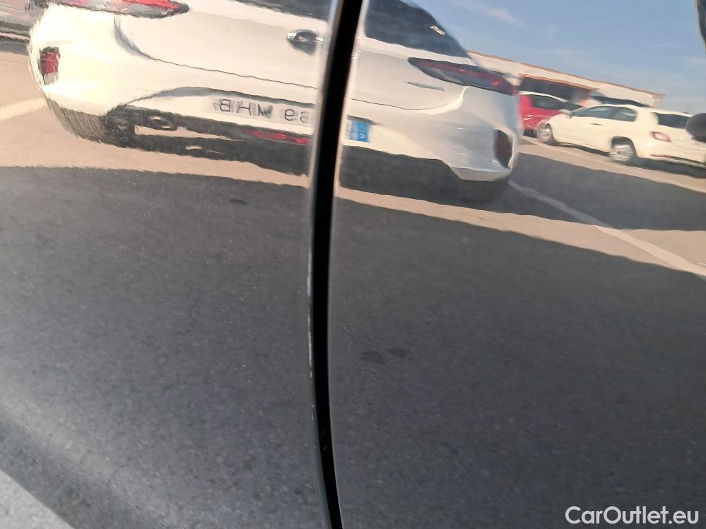  Bmw  Serie 3 BMW  / 2015 / 4P / sedán 318dA Business #2