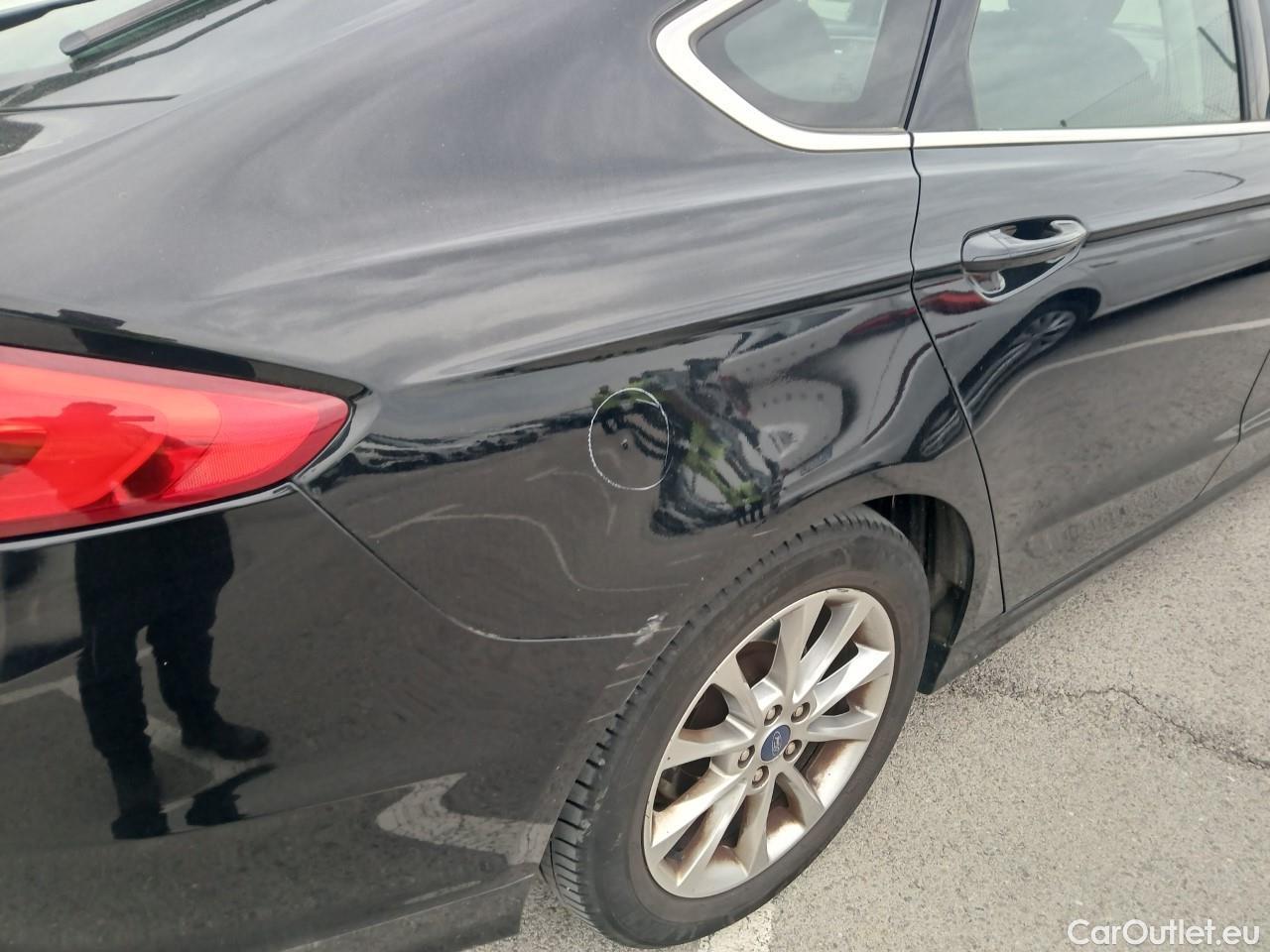  Ford  Mondeo FORD  / 2014 / 5P / berlina con portón 2.0 TDCi 110kW (150CV) Titanium 235 #34
