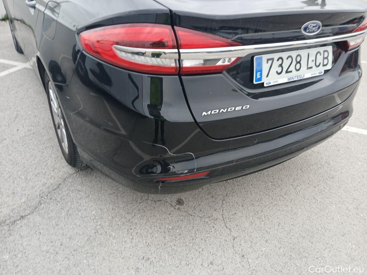  Ford  Mondeo FORD  / 2014 / 5P / berlina con portón 2.0 TDCi 110kW (150CV) Titanium 235 #29