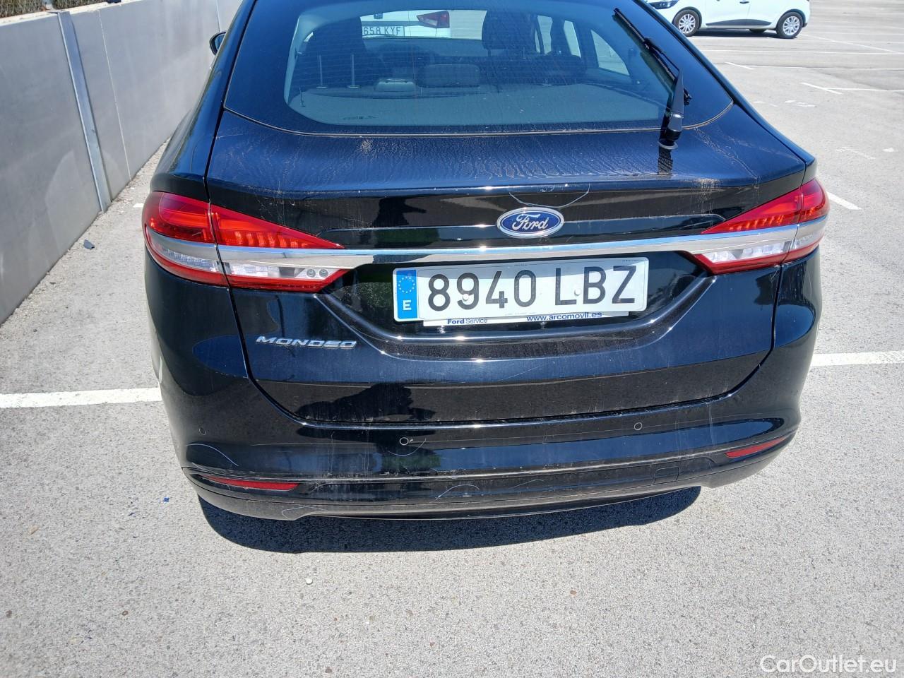  Ford  Mondeo FORD  / 2014 / 5P / berlina con portón 2.0 TDCi 110kW (150CV) Titanium 235 #19