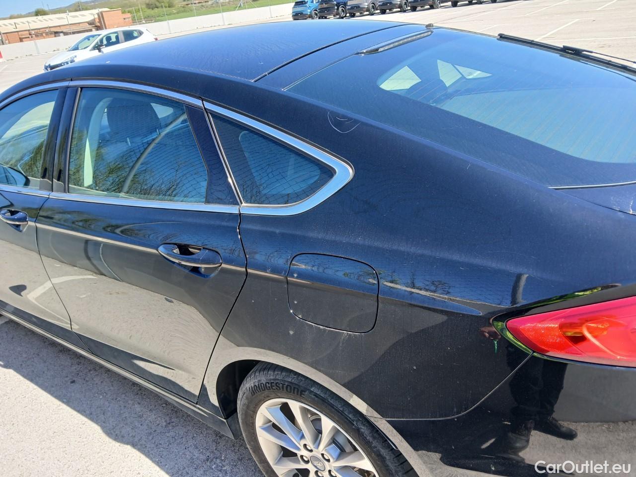  Ford  Mondeo FORD  / 2014 / 5P / berlina con portón 2.0 TDCi 110kW (150CV) Titanium 235 #16