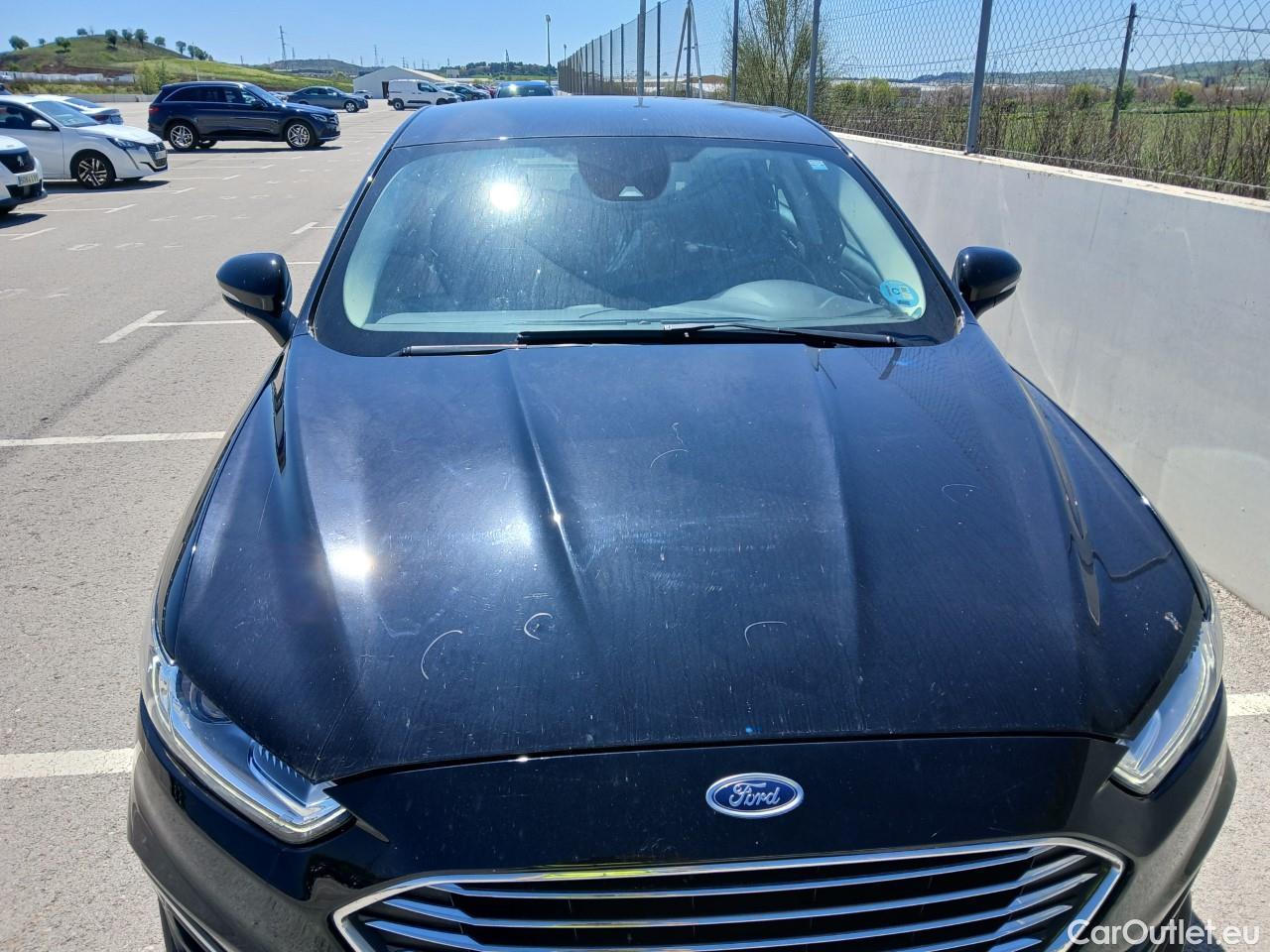  Ford  Mondeo FORD  / 2014 / 5P / berlina con portón 2.0 TDCi 110kW (150CV) Titanium 235 #9