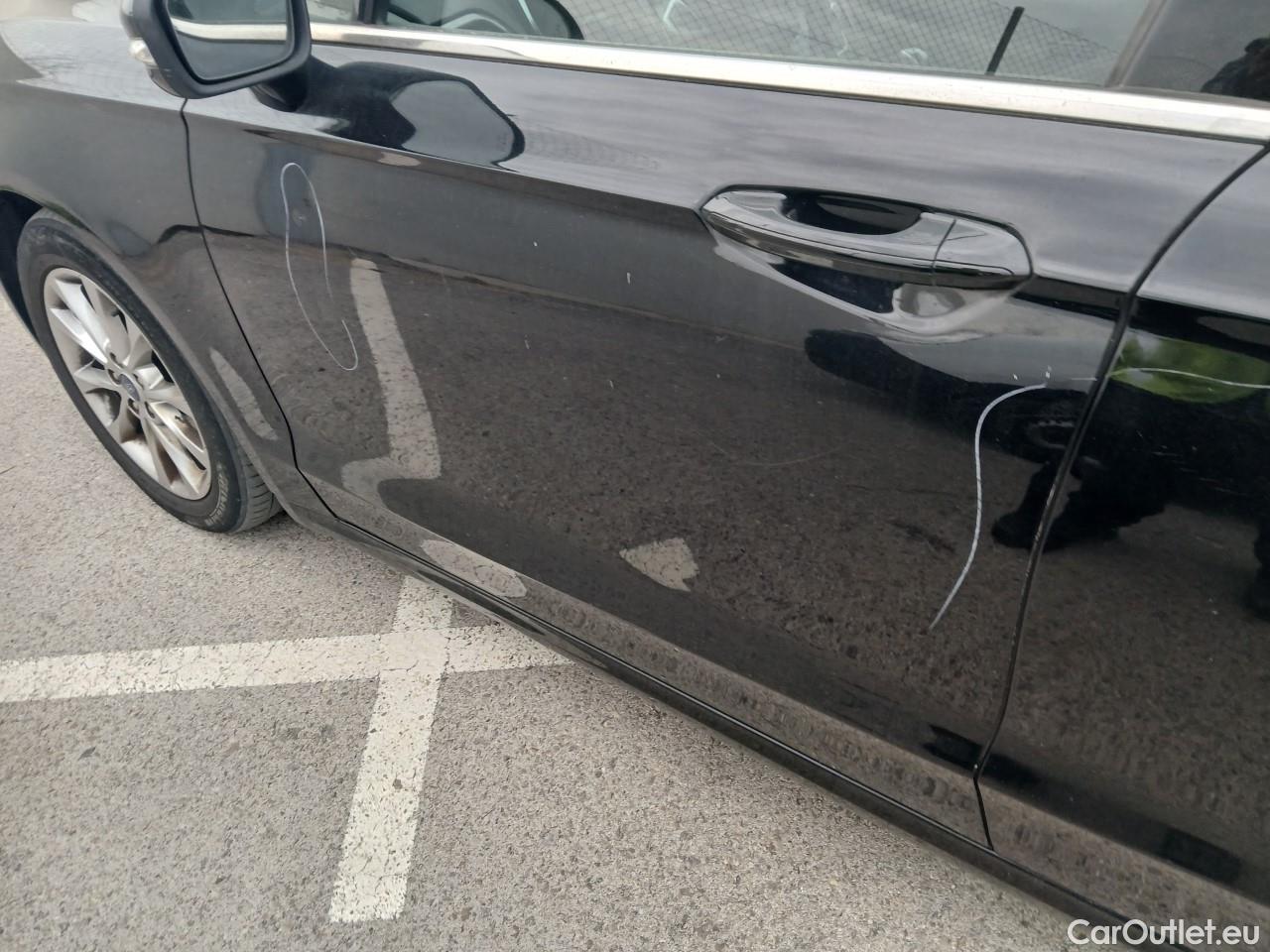  Ford  Mondeo FORD  / 2014 / 5P / berlina con portón 2.0 TDCi 110kW (150CV) Titanium 235 #12
