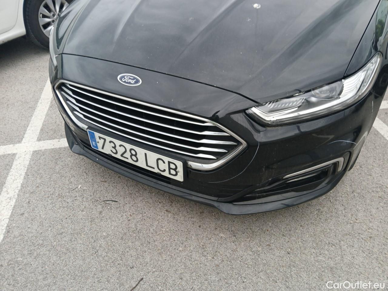  Ford  Mondeo FORD  / 2014 / 5P / berlina con portón 2.0 TDCi 110kW (150CV) Titanium 235 #5