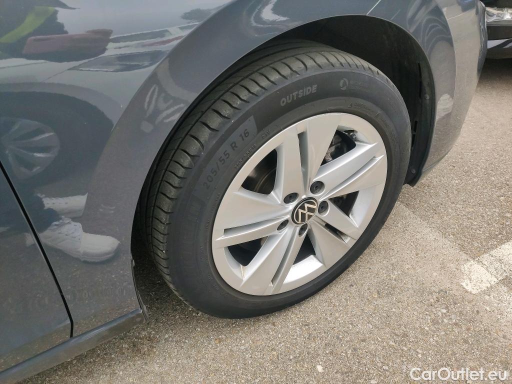  Volkswagen  Golf  VIII Variant Life 2.0 TDI 115CV AT7 E6d #7