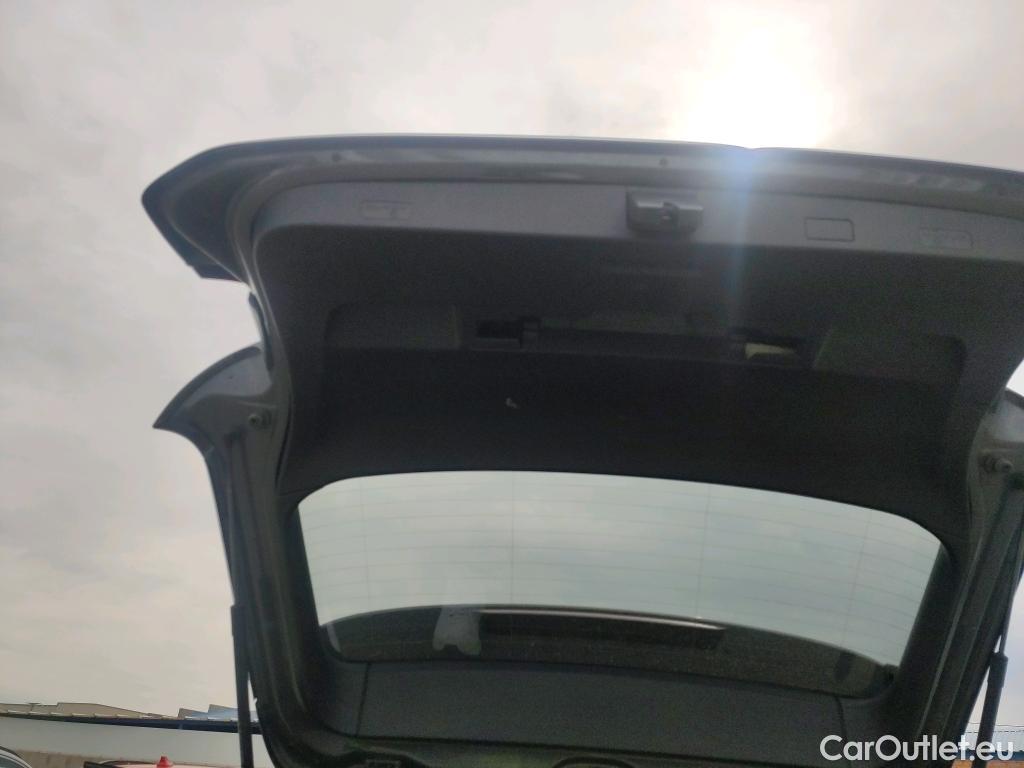  Volkswagen  Golf  VIII Variant Life 2.0 TDI 115CV AT7 E6d #9