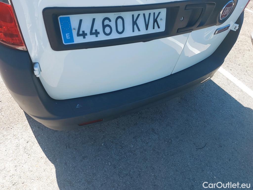  Fiat  Doblo FIAT Doblò Cargo/2015/3P/furgón derivado de turismo Cargo Base 1.3 Multijet 70kW (95CV) #18