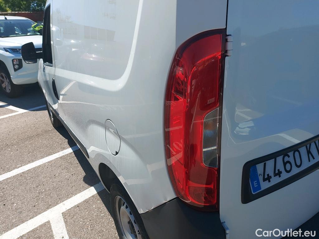  Fiat  Doblo FIAT Doblò Cargo/2015/3P/furgón derivado de turismo Cargo Base 1.3 Multijet 70kW (95CV) #4