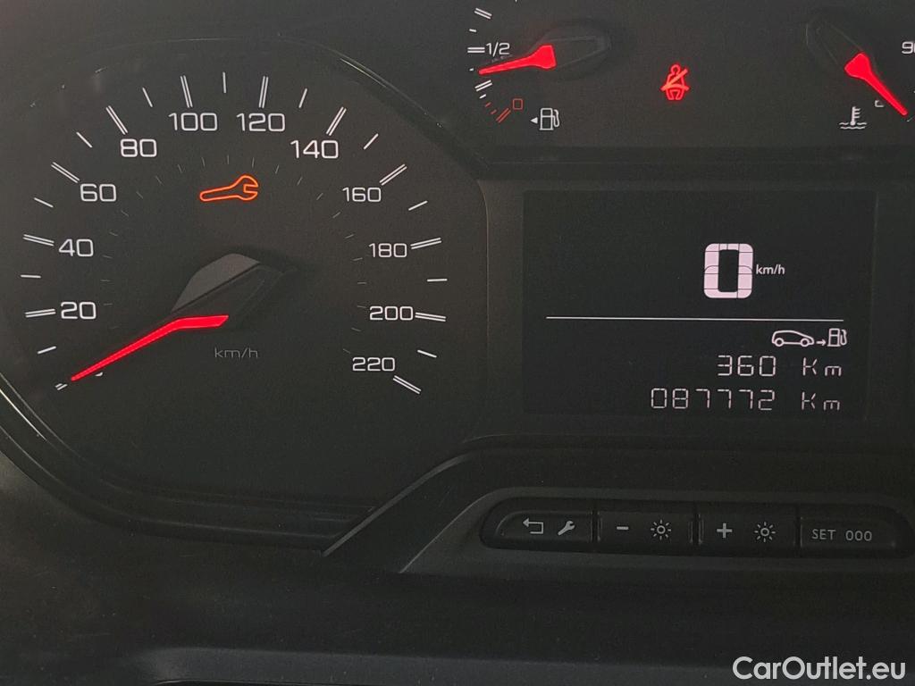  Land Rover  Discovery PEUGEOT Partner / 2018 / 4P / furgón derivado de turismo Premium Standard 1000kg BlueHDi 73kW #40