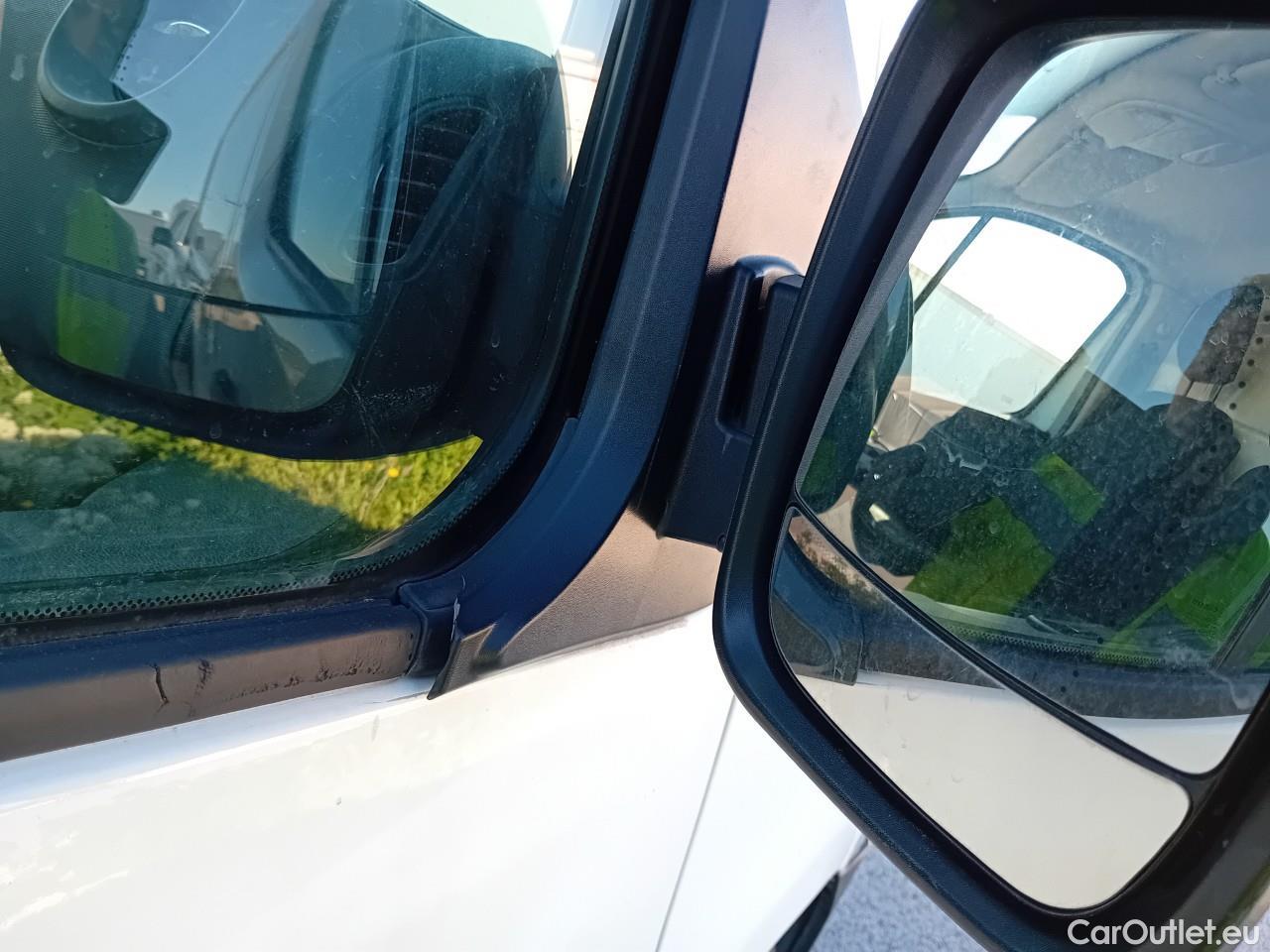  Renault  Trafic  III Furgón L1H1 2 7t 1.6 dCi 120CV MT6 E6 #58