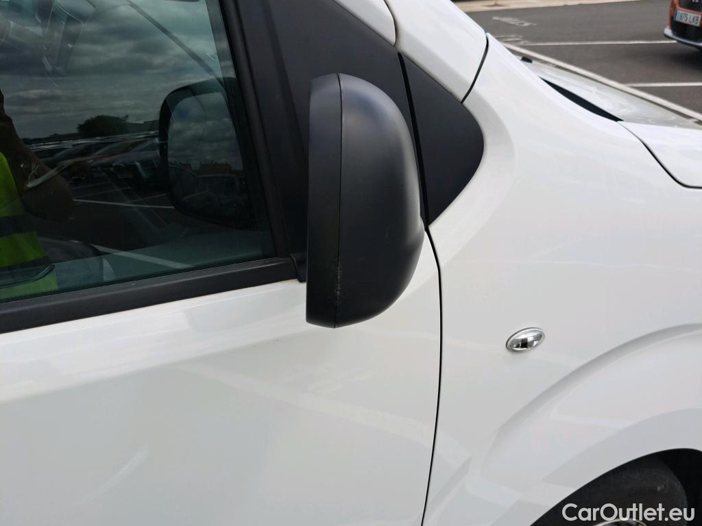  Peugeot  Expert PEUGEOT  / 2016 / 4P / furgón Furgón Premium 1.5 BlueHDi 120 Standard #47