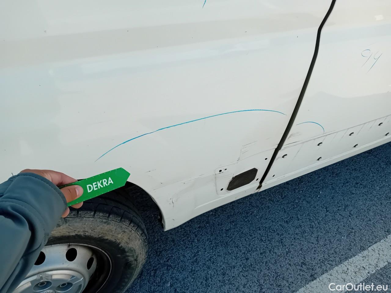  Peugeot  Boxer  Furgón Techo Elevado 335 L2H2 Premium BlueHDi 140 Stop&Start HDi #24