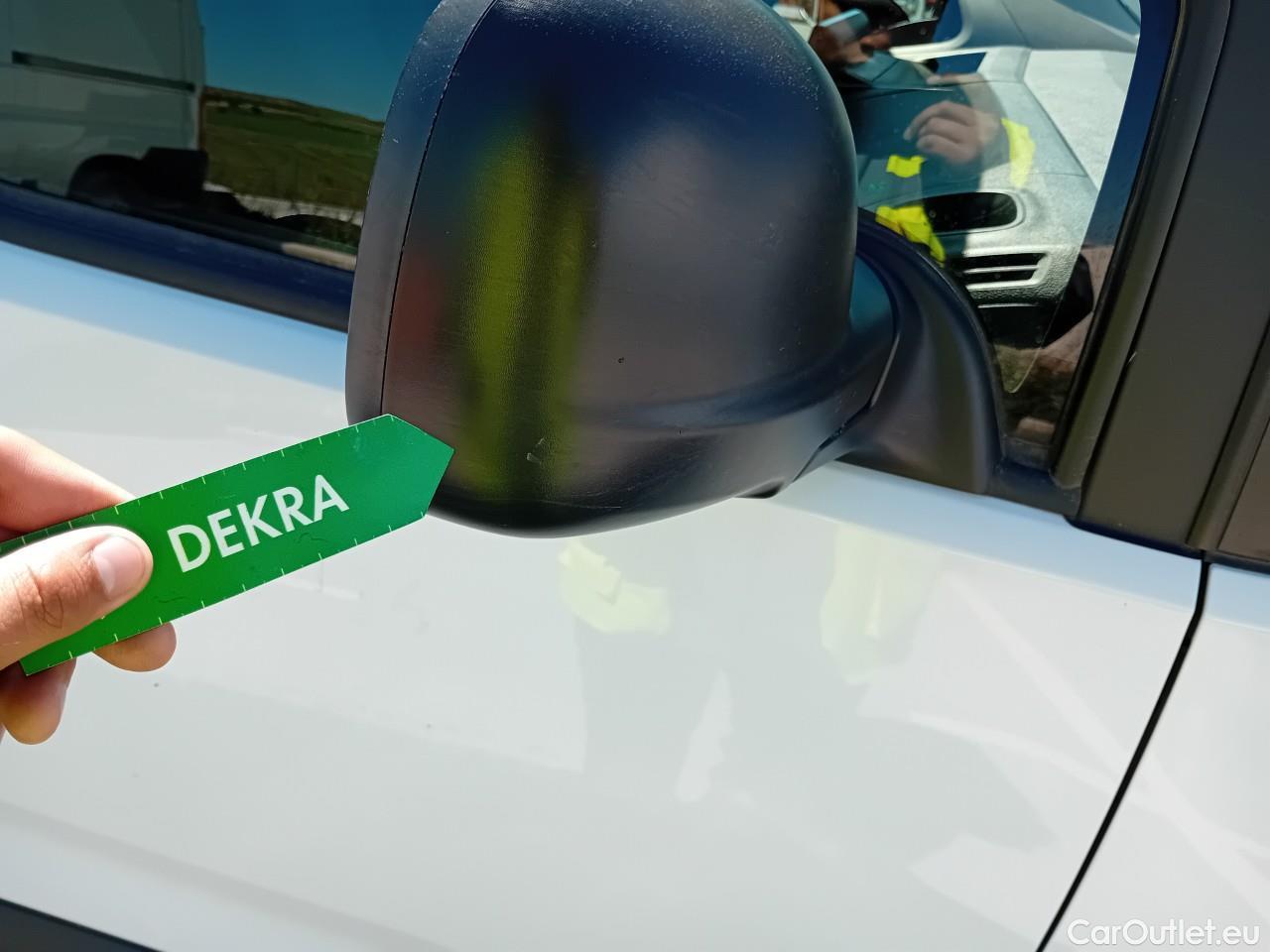  Peugeot  Partner PEUGEOT  / 2018 / 3P / furgón derivado de turismo Pro Standard 600kg BlueHDi 73kW #17