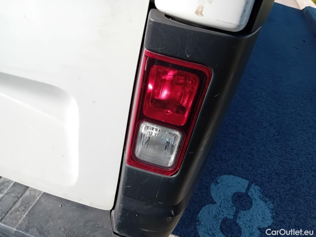  Renault  Trafic  III Furgón L1H1 2 7t 1.6 dCi 120CV MT6 E6 #42