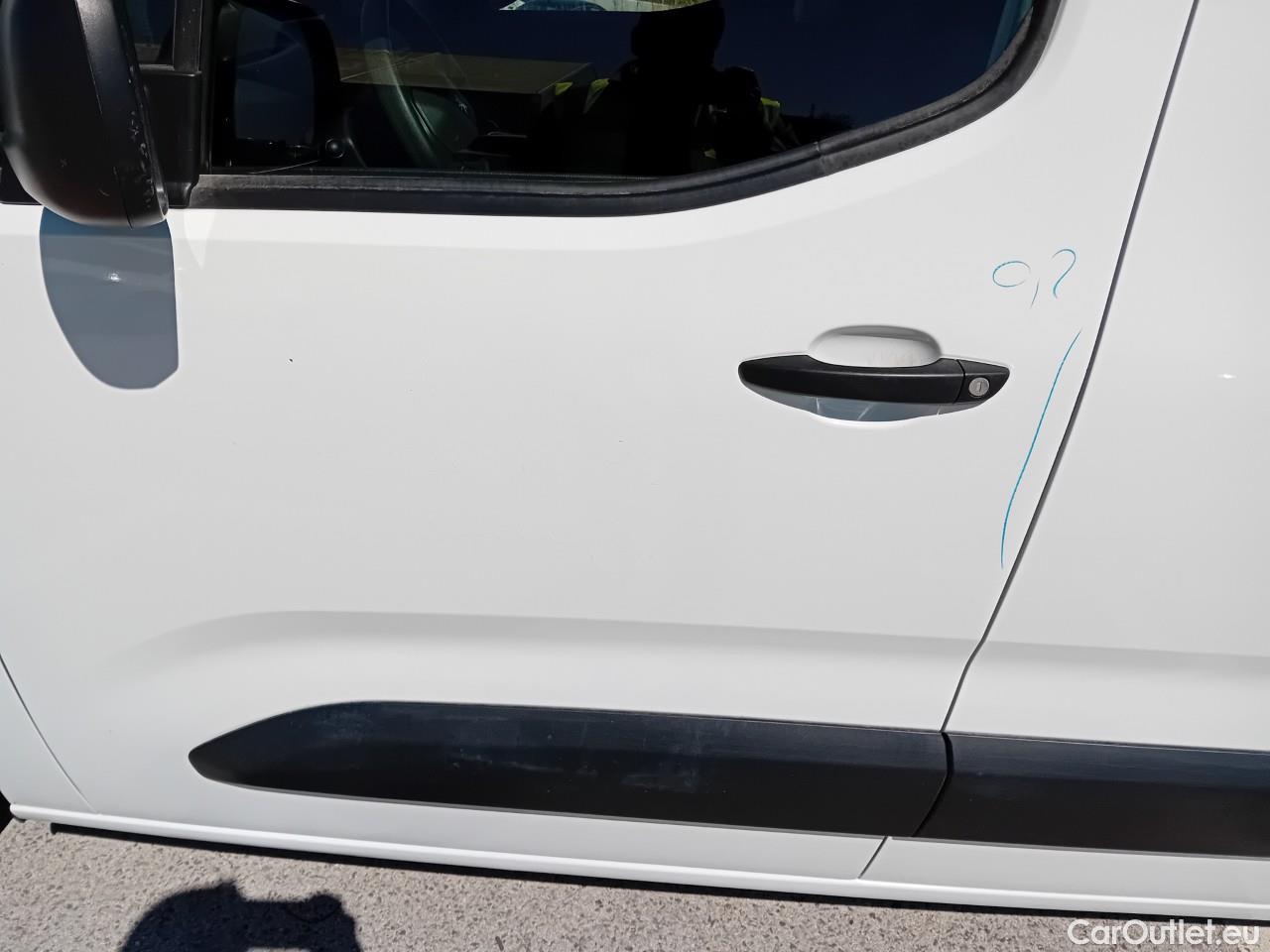  Peugeot  Partner PEUGEOT  / 2018 / 3P / furgón derivado de turismo Pro Standard 600kg BlueHDi 73kW #8