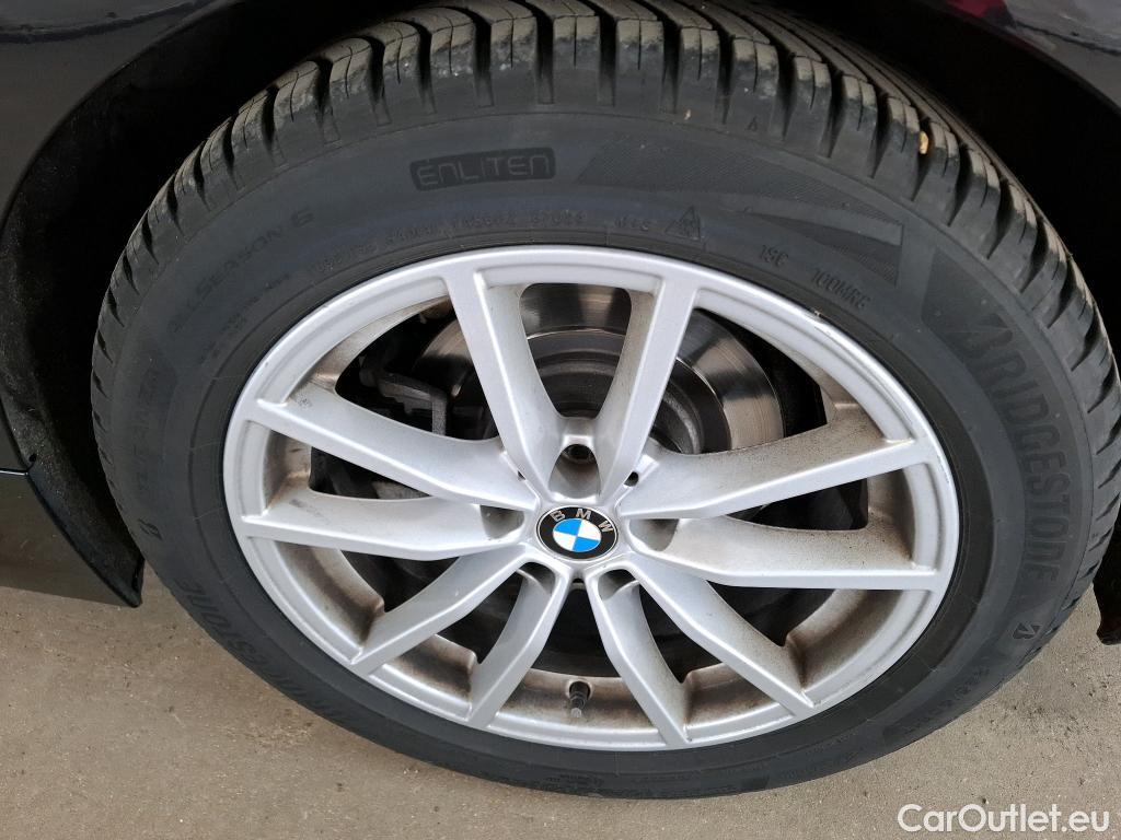  Bmw  Serie 3 BMW Série 3 Touring / 2018 / 5P / Break 318d 150ch Business Design BVA8 #16