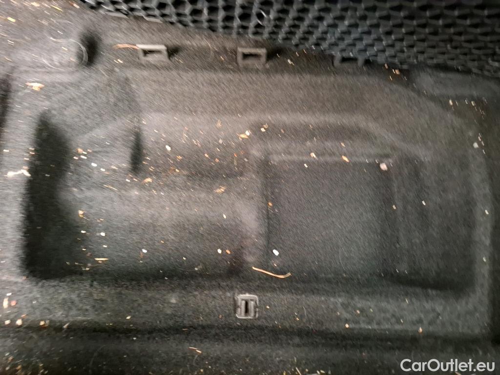  Peugeot  5008  Active Pack 1.5 HDi 130CV BVA8 7 Sieges E6d #7