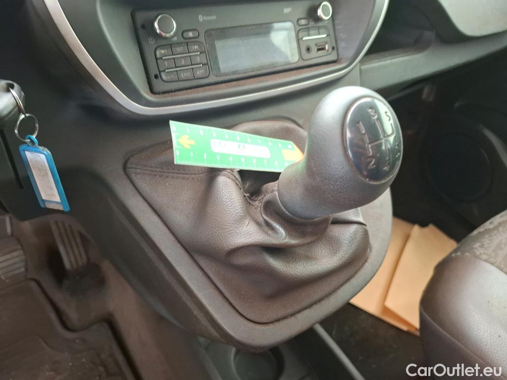  Renault  Kangoo  Express Maxi Confort - Cab. Appr. 1.5 dCi 90CV BVM5 E6 #32