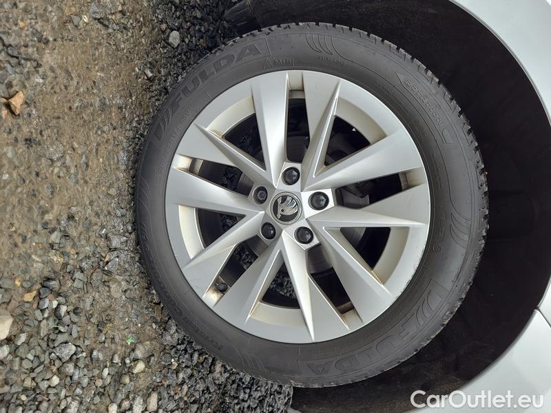  Skoda  Octavia  Combi (NX3)(2020) Oct.Combi 2.0TDI 110 Style AT #5