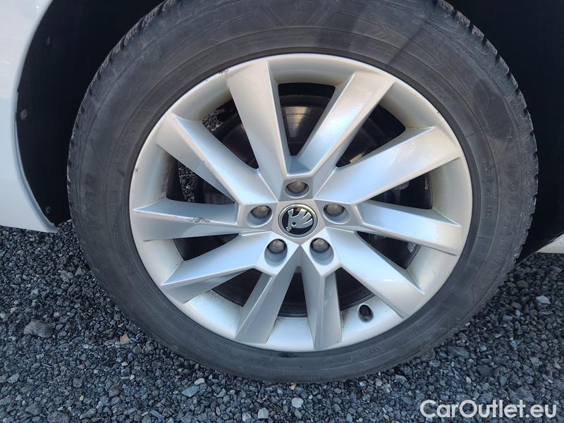  Skoda  Superb  Combi (3V5)(2015) Su.C.2.0TDI 147 4x4 Style Aut #4