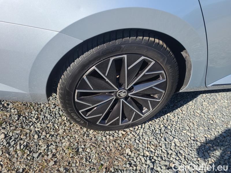  Skoda  Superb  Combi (3V5)(2015) Sup.C.FL2.0TDI 140 L&K 4x4 AT #8