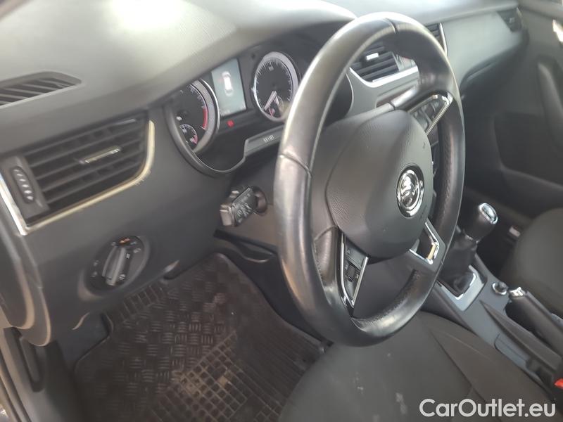  Skoda  Octavia  Combi  (5E5)(03.2017->)  Com 1.6TDI 85 Style #8