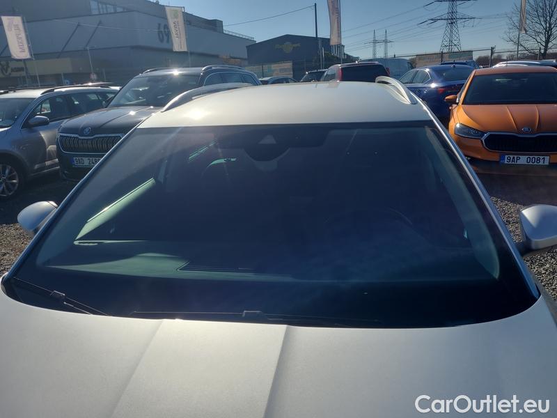  Skoda  Superb  Combi (3V5)(2015) Sup.C.FL2.0TDI 140 L&K 4x4 AT #1