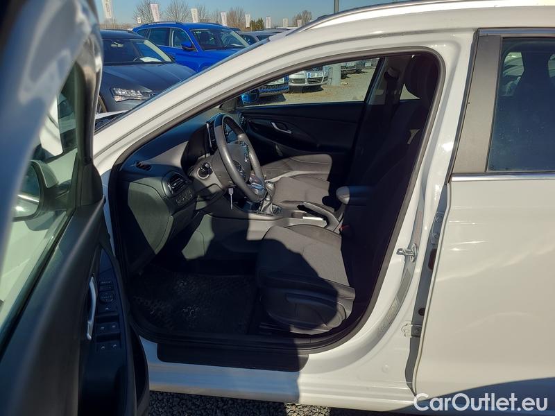  Hyundai  i30  (PD)(01.2017  ->)  kom.1.6CRDi 115 Smart #5