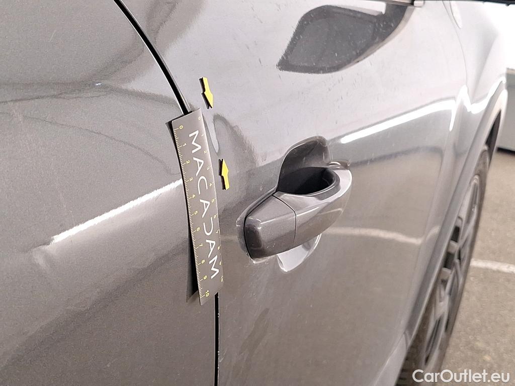  Citroen  C4  Berline C-Series 1.5 BlueHDI 130CV BVA8 E6d #36