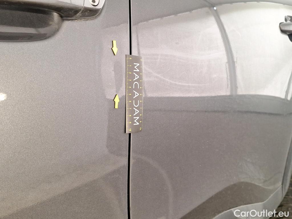  Citroen  C4  Berline C-Series 1.5 BlueHDI 130CV BVA8 E6d #3