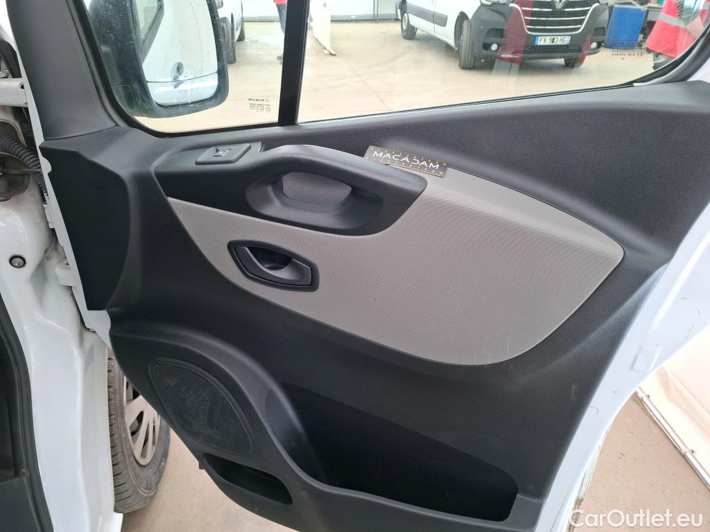  Renault  Trafic RENAULT  4p Combi Zen L1 Energy dCi 125 8 places #24