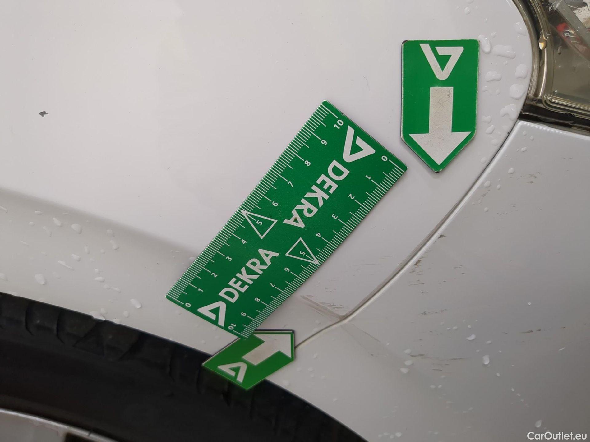  Peugeot  208  Affaire Premium 1.6 HDi 75CV BVM5 E6 #29