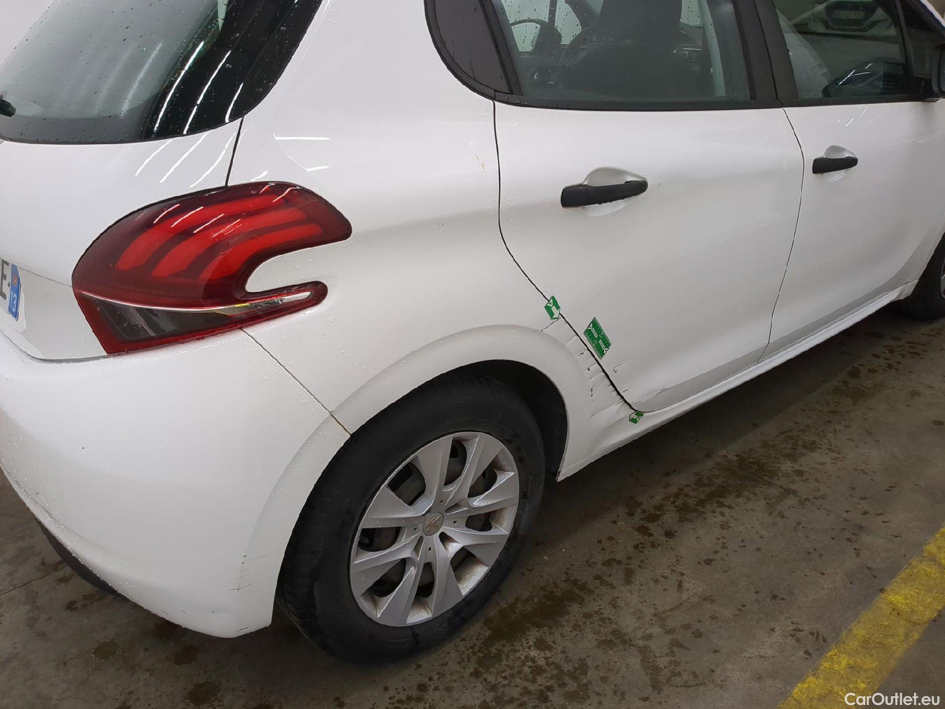  Peugeot  208  Affaire Premium 1.6 HDi 75CV BVM5 E6 #10