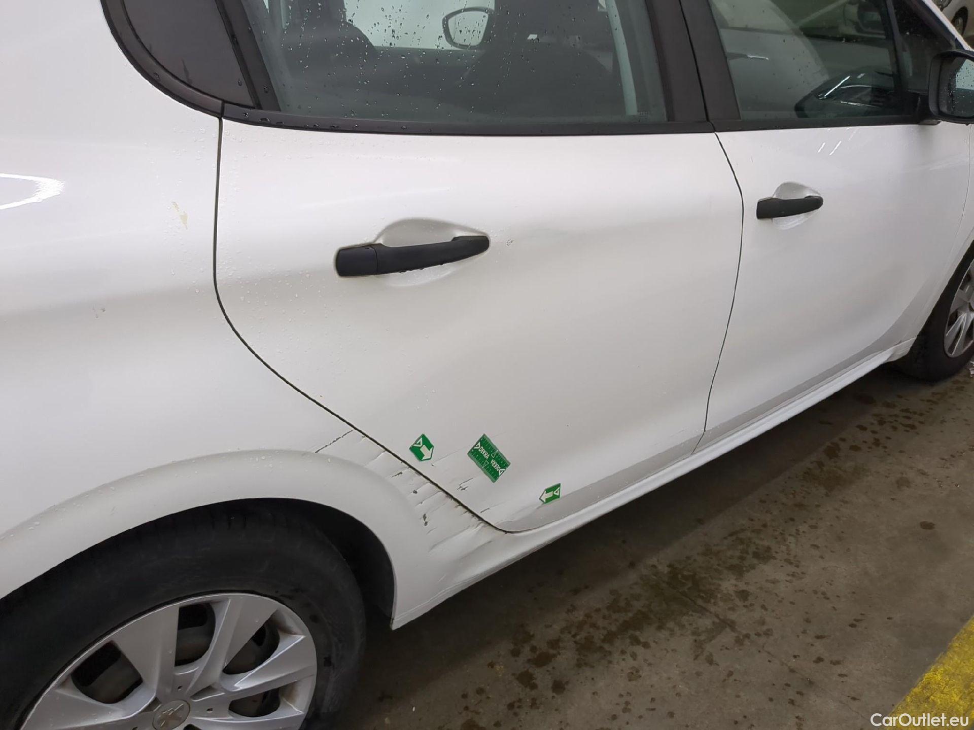  Peugeot  208  Affaire Premium 1.6 HDi 75CV BVM5 E6 #12