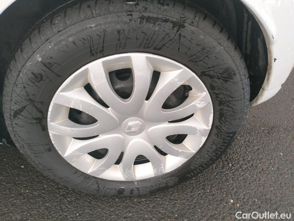  Renault  Clio  IV Air MediaNav 1.5 dCi 75CV BVM5 E6 #24