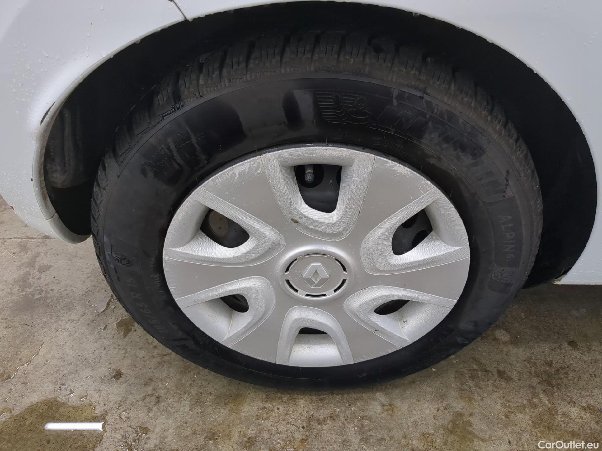 Renault  Clio  IV Air 1.5 dCi 75CV BVM5 E6 #15