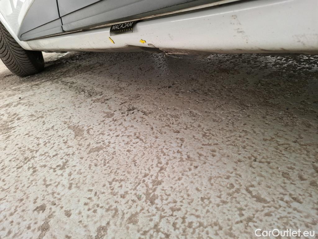 Renault  Clio  IV Air MediaNav 1.5 dCi 75CV BVM5 E6 #9