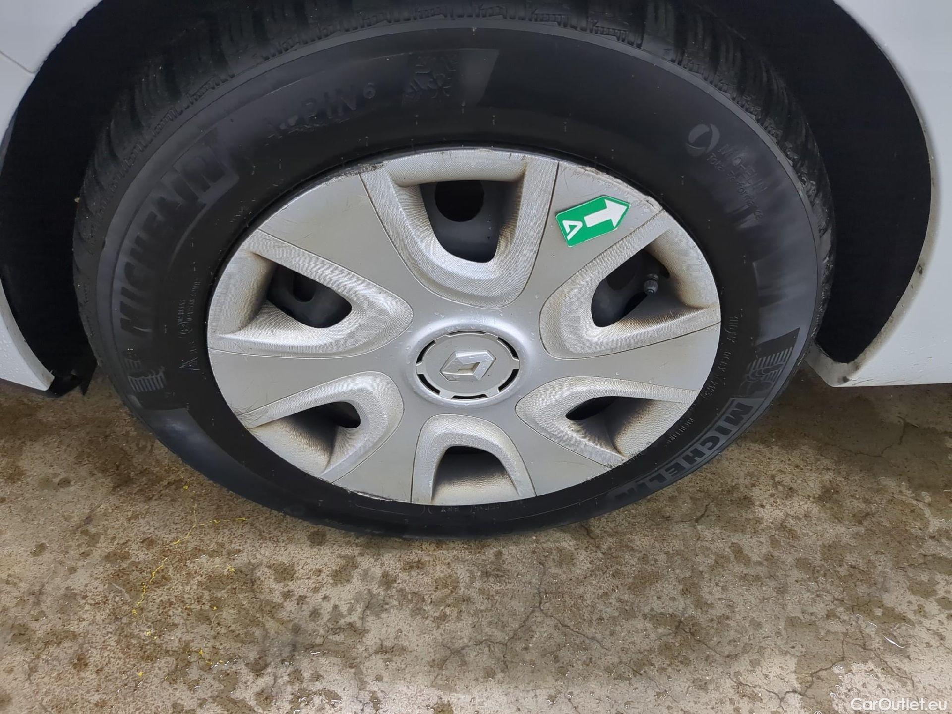  Renault  Clio  IV Air 1.5 dCi 75CV BVM5 E6 #12