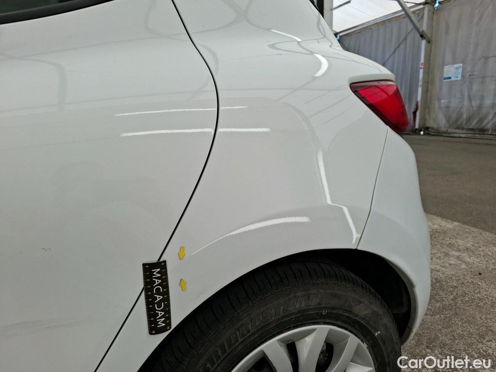 Renault  Clio  IV Air MediaNav 1.5 dCi 75CV BVM5 E6 #15
