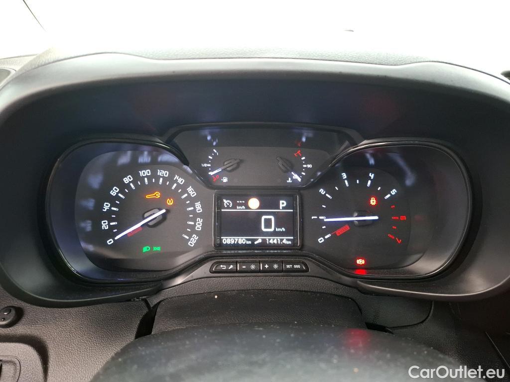 Citroen  Berlingo CITROEN  / 2018 / 4P / Fourgonnette M 650kg BlueHDi 130 S&S EAT8 Driver #6