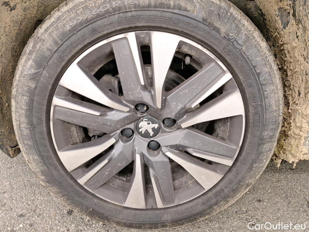  Peugeot  2008  Allure Business 1.2 PureTech 130CV BVM6 E6dT #18