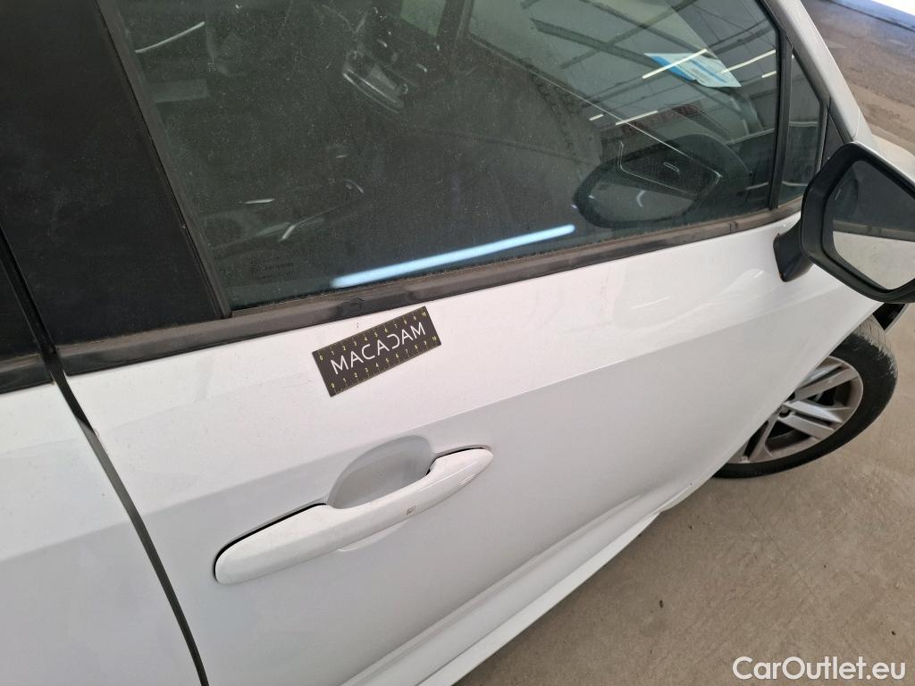  Toyota  Corolla TOYOTA  / 2018 / 5P / Berline Hybride 122h Dynamic Business Stage Acad #39