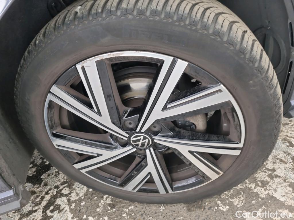  Volkswagen  Polo  VI R-Line 1.0 TSI 110CV BVA7 E6d #23