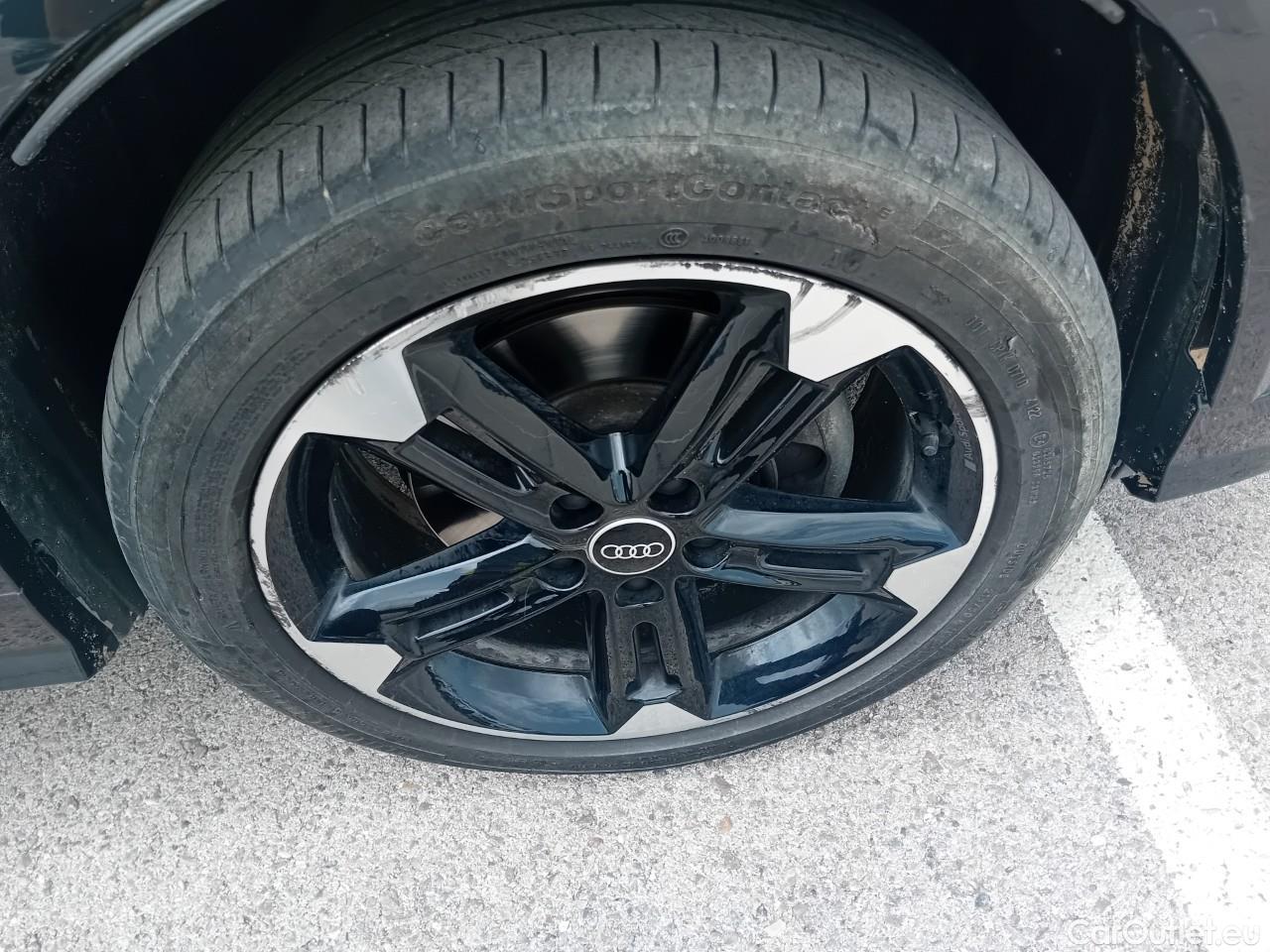  Land Rover  Discovery AUDI Q2 / 2020 / 5P / todoterreno S line 35 TDI 110kW quattro S tronic #4