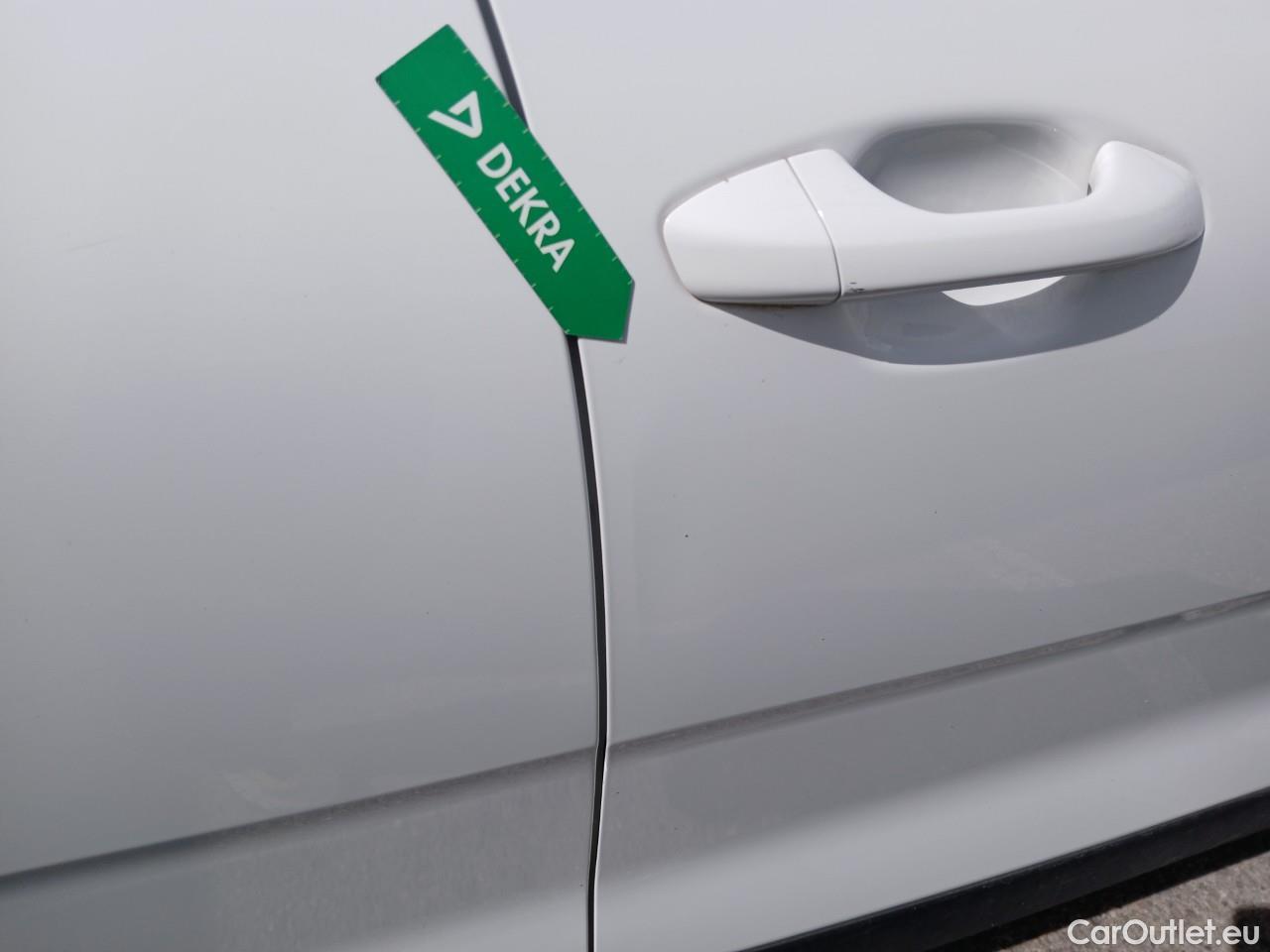  KIA  STONIC  Concept 1.2 85CV MT5 E6d #32