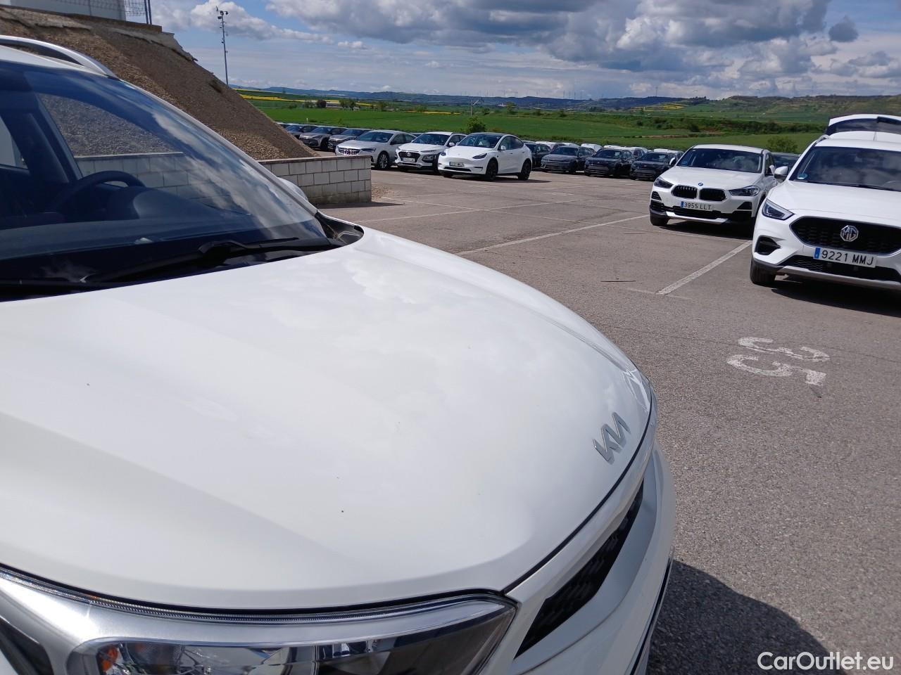  KIA  STONIC  Concept 1.2 85CV MT5 E6d #4
